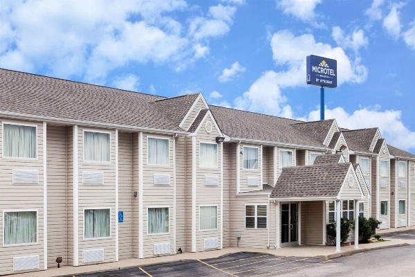 Microtel Inn & Suites by Wyndham Ardmore image 1