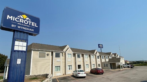 Microtel Inn & Suites by Wyndham Ardmore image 14